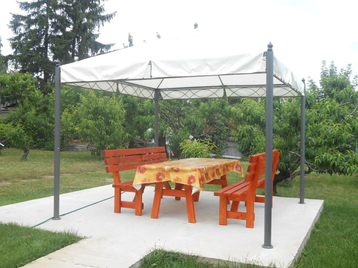 Nora Apartman Apartman Balatonfůzfő Kültér fotó